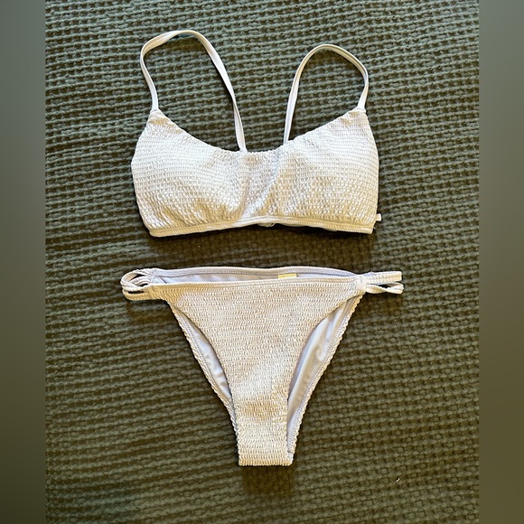 Hollister Bikini - Picture 2 of 7